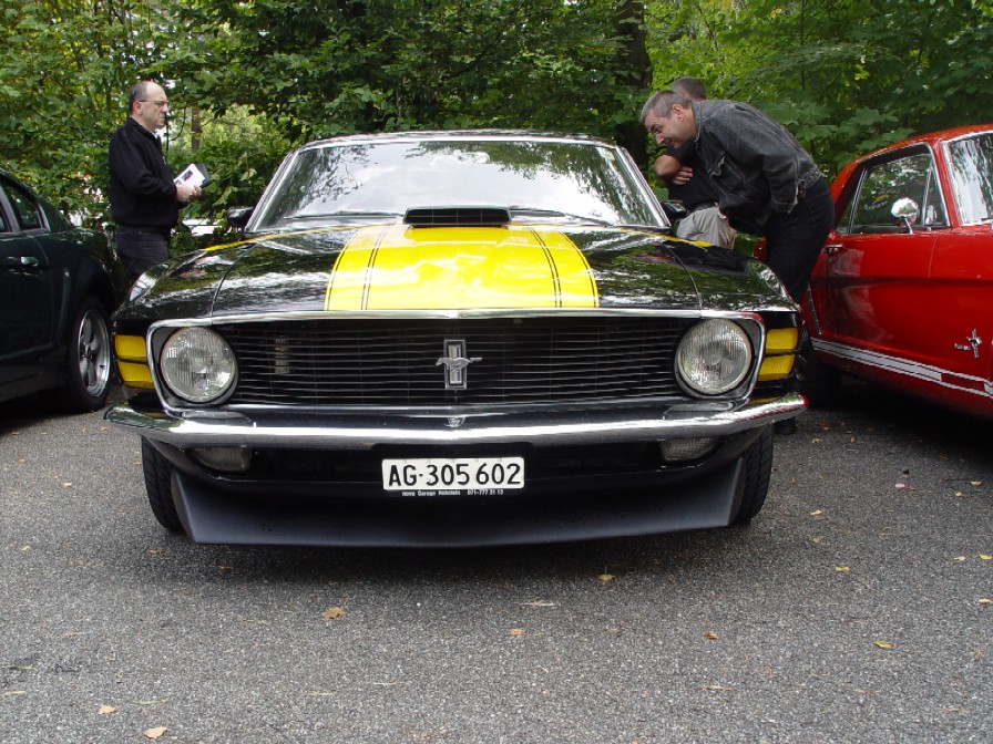 Mustangmeeting4.JPG