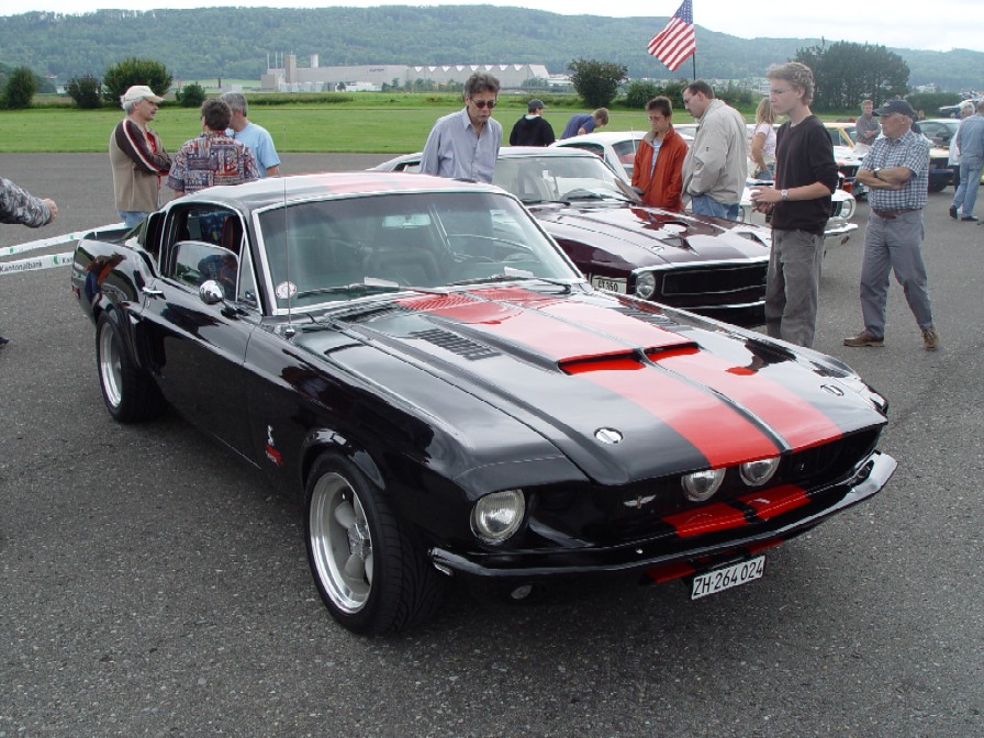 Mustangmeeting2.JPG