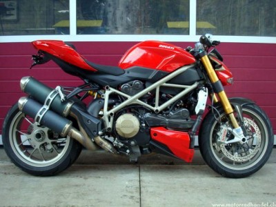 Ducati Streetfighter 01.jpg