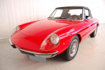 2_Alfa Romeo Spider 2000.jpg