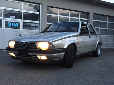 Alfa 75 QV_1.jpg